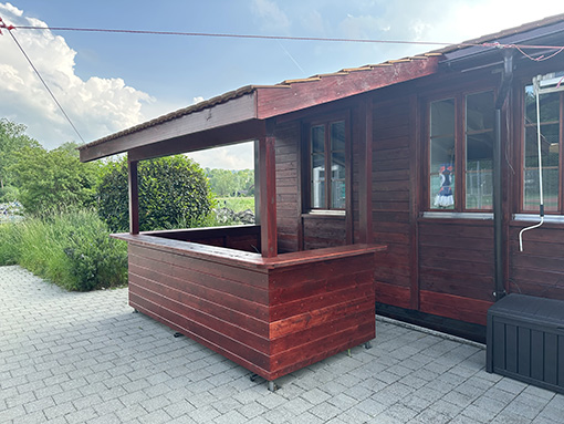 Constructions en bois d'un bar