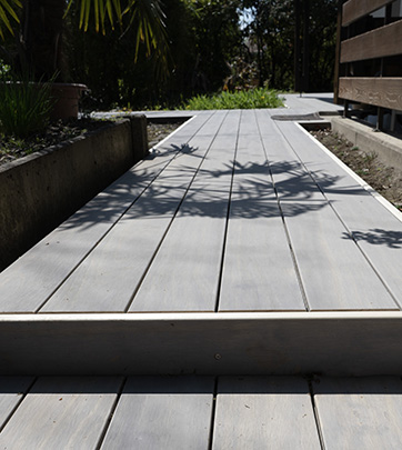 Terrasse en bois rénovée